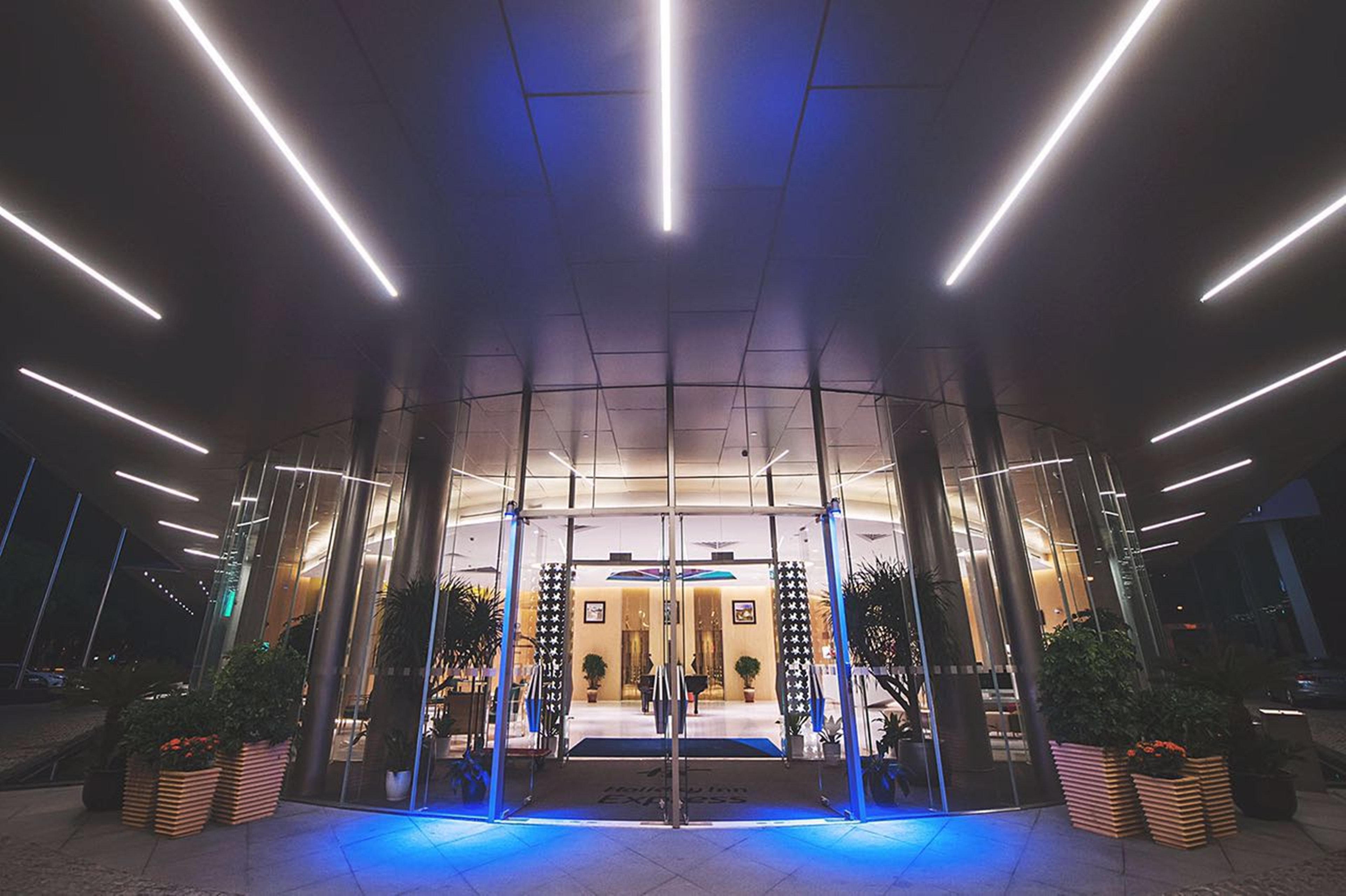 Holiday Inn Express Shanghai Songjiang Fangta By Ihg Dış mekan fotoğraf