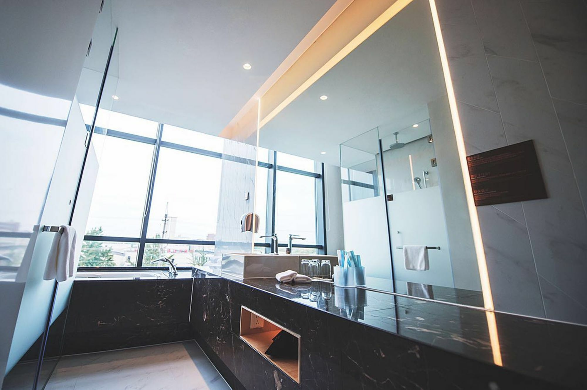 Holiday Inn Express Shanghai Songjiang Fangta By Ihg Dış mekan fotoğraf